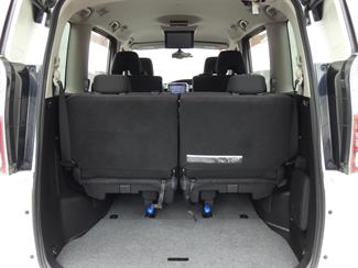 2017 Nissan SERENA - Thumbnail