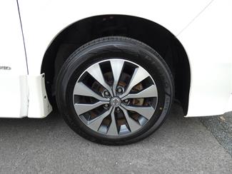 2017 Nissan SERENA - Thumbnail