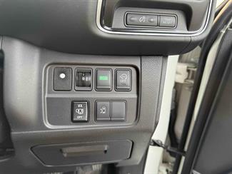 2017 Nissan SERENA - Thumbnail