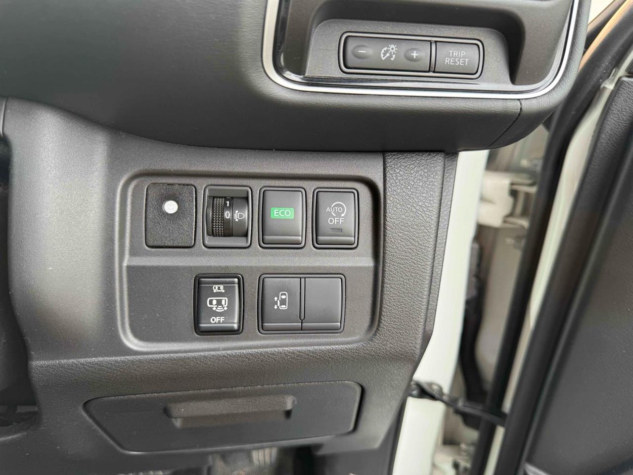 2017 Nissan SERENA