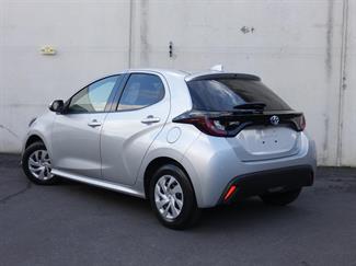 2021 Toyota YARIS - Thumbnail