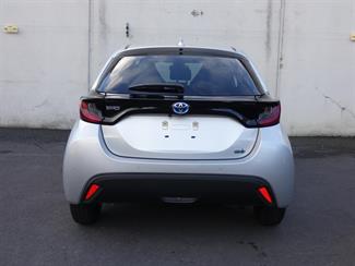 2021 Toyota YARIS - Thumbnail