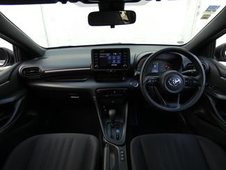 2021 Toyota YARIS - Thumbnail
