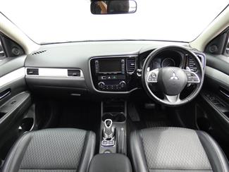 2017 Mitsubishi OUTLANDER - Thumbnail
