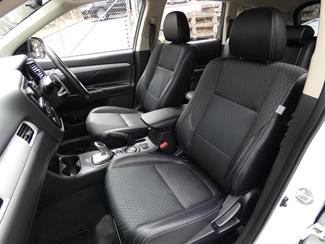 2017 Mitsubishi OUTLANDER - Thumbnail