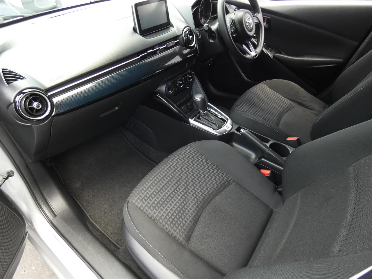 2017 Mazda DEMIO