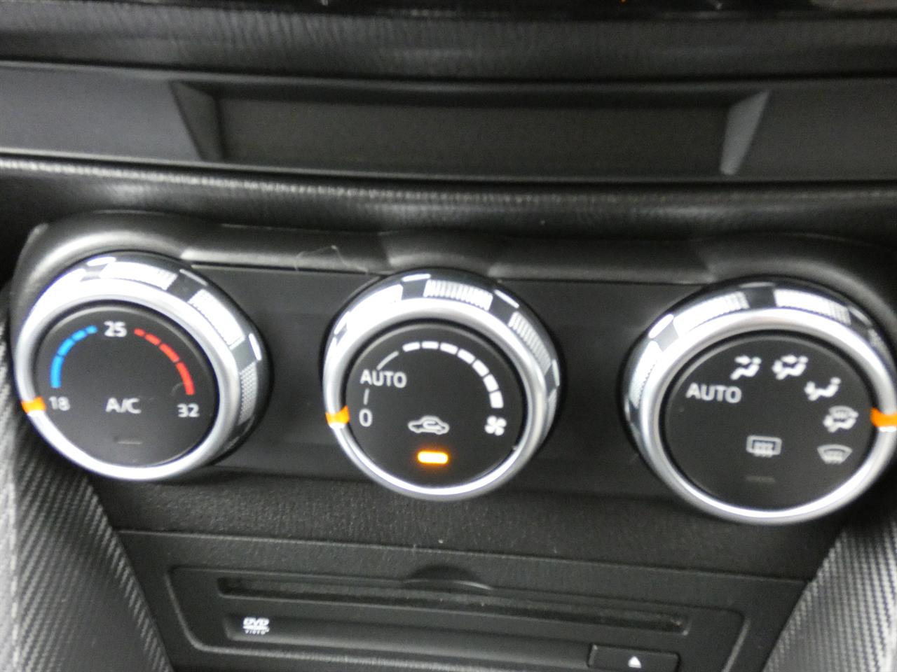 2015 Mazda DEMIO