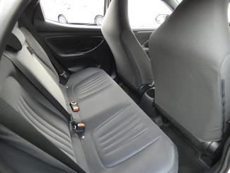 2020 Toyota YARIS - Thumbnail