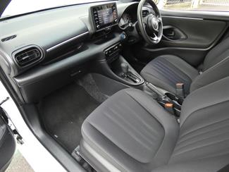 2020 Toyota YARIS - Thumbnail