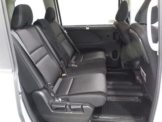 2017 Nissan SERENA - Thumbnail