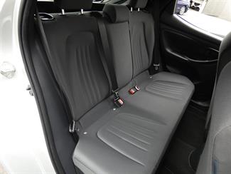 2022 Toyota YARIS - Thumbnail