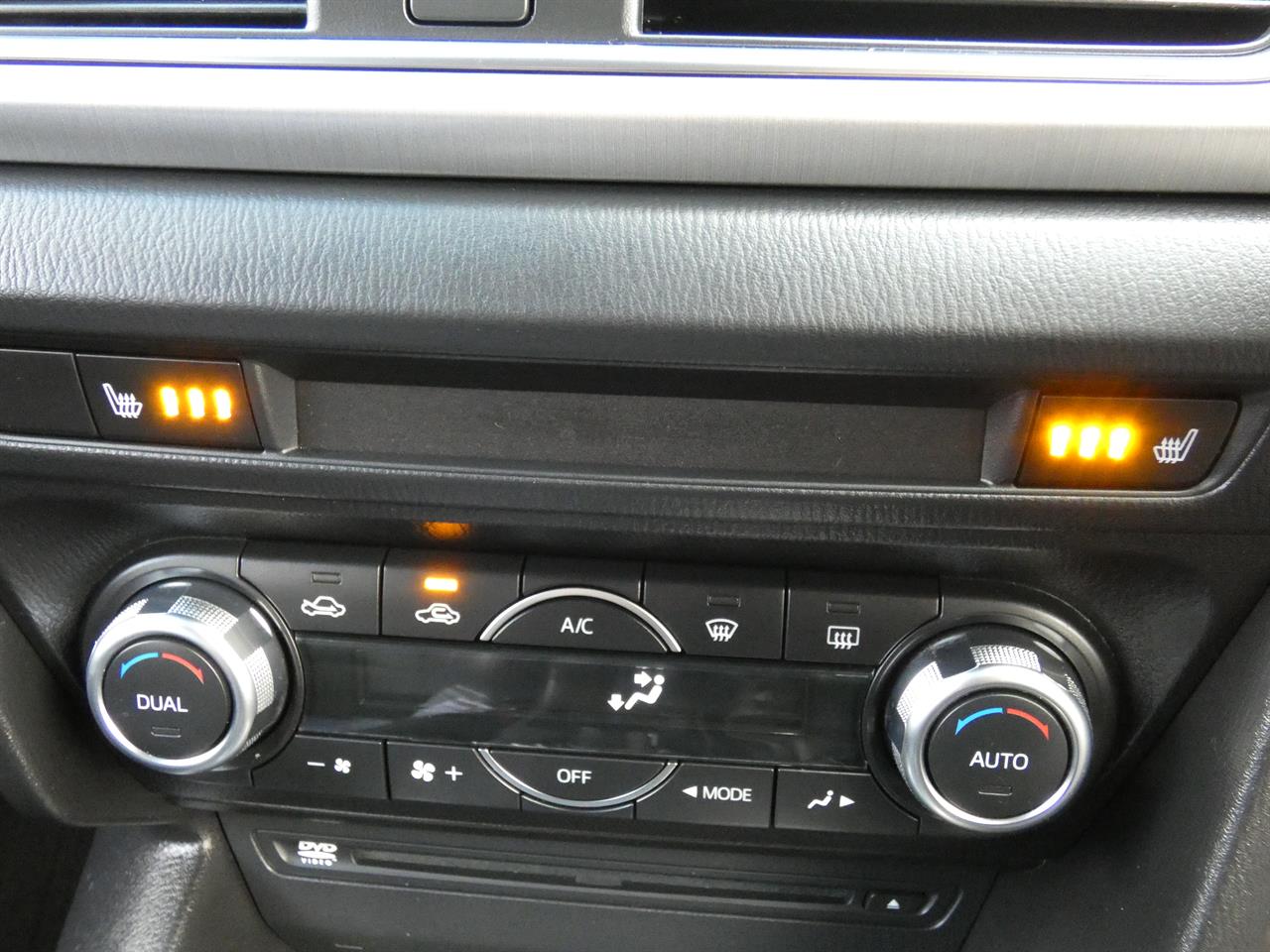 2016 Mazda AXELA