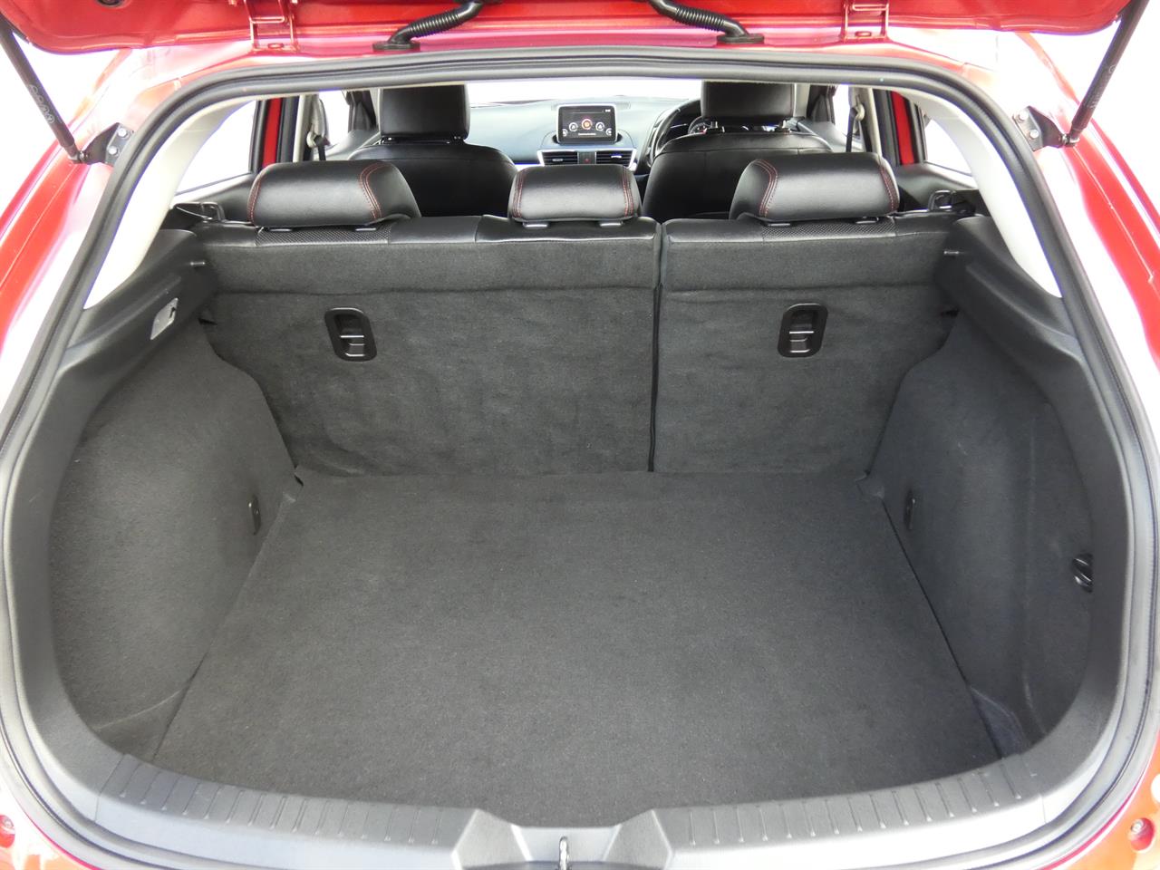 2016 Mazda AXELA