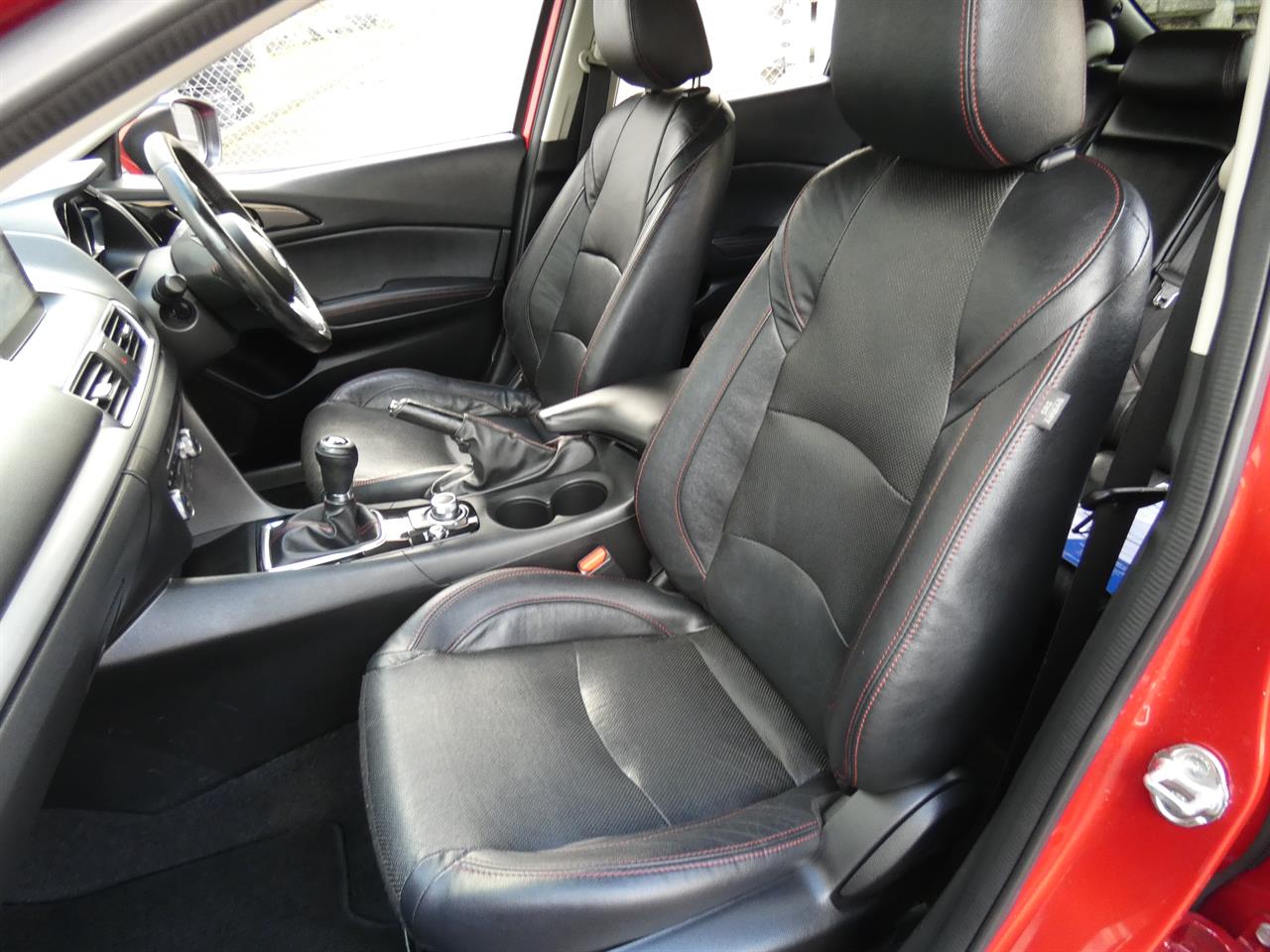 2016 Mazda AXELA