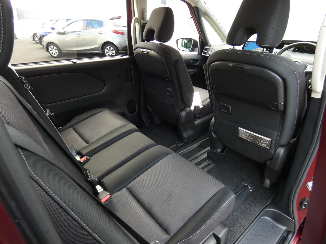 2016 Nissan SERENA