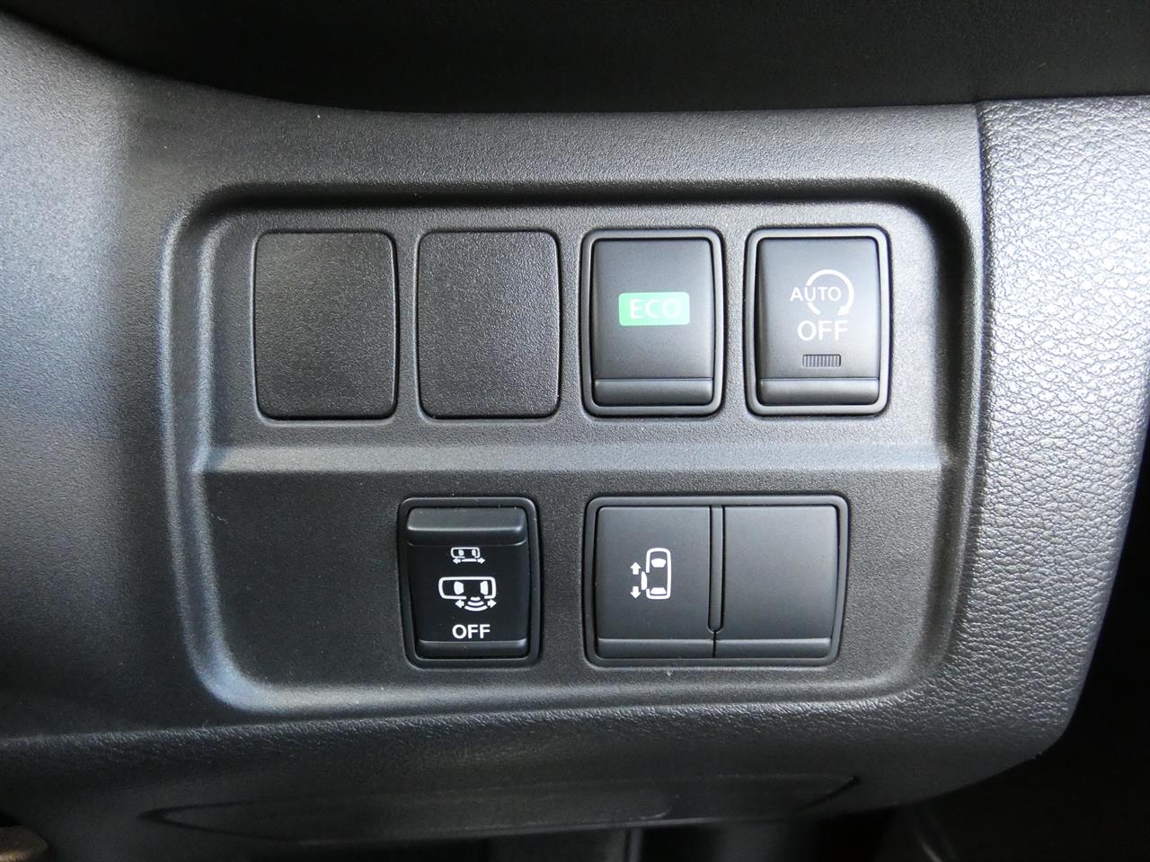 2016 Nissan SERENA