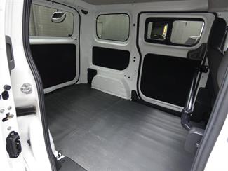 2020 Nissan NV200 - Thumbnail