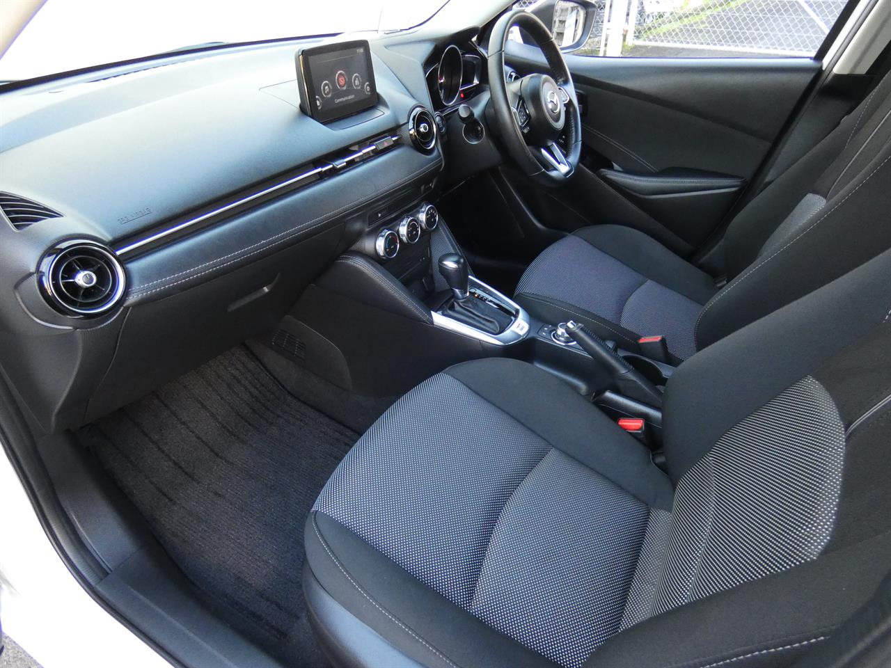 2017 Mazda DEMIO