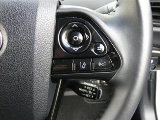 2021 Toyota Prius - Thumbnail