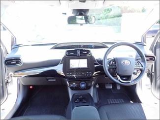 2021 Toyota Prius - Thumbnail