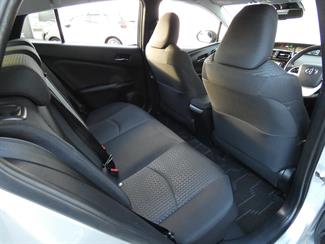 2018 Toyota Prius - Thumbnail