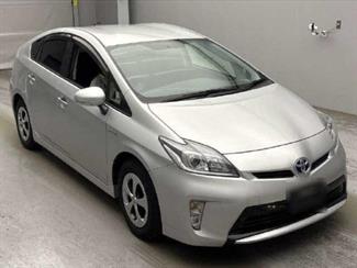 2015 Toyota Prius - Thumbnail