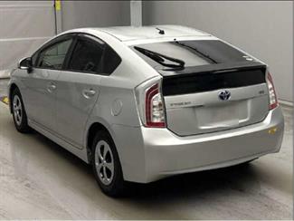 2015 Toyota Prius - Thumbnail