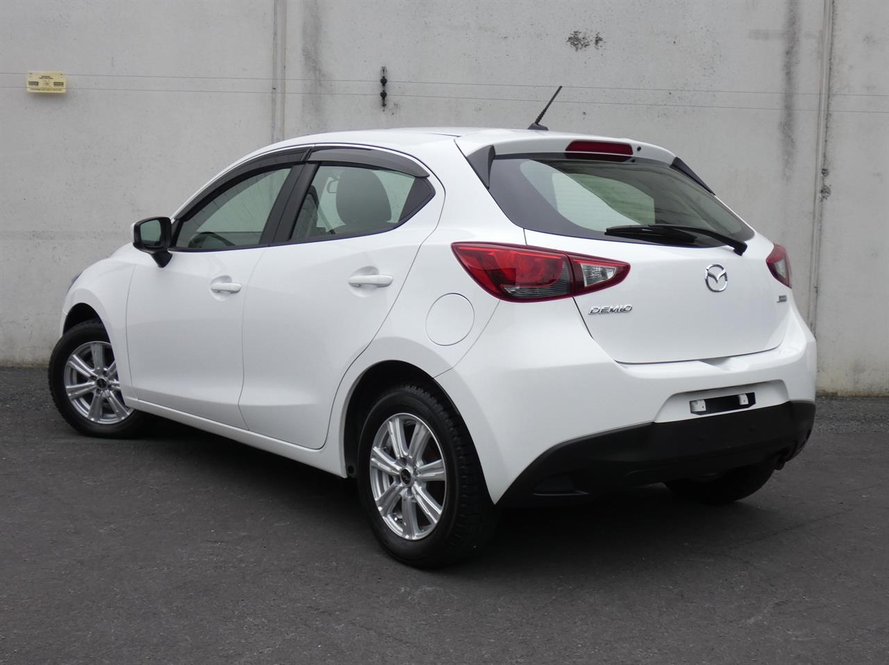 2016 Mazda DEMIO