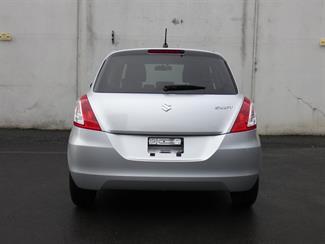 2015 Suzuki Swift - Thumbnail