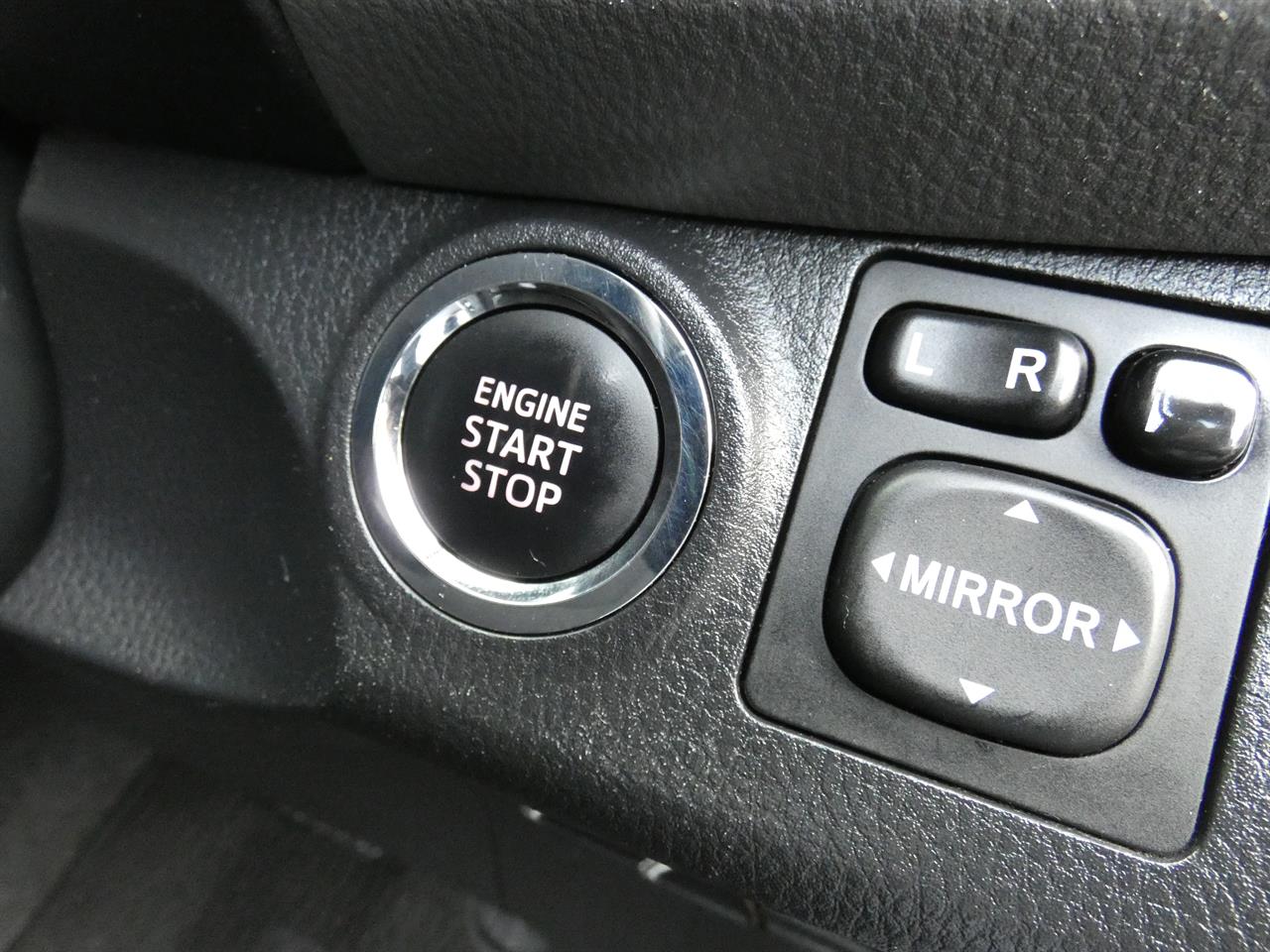2014 Toyota VITZ