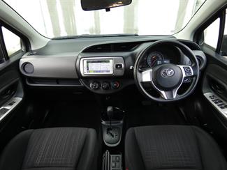 2014 Toyota VITZ - Thumbnail