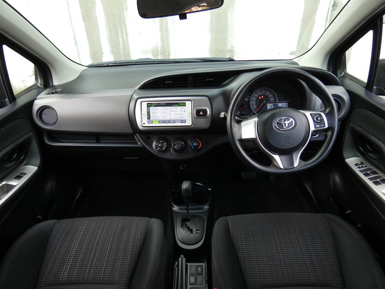 2014 Toyota VITZ