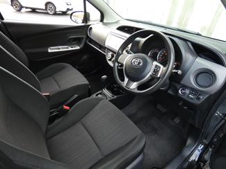 2014 Toyota VITZ - Thumbnail