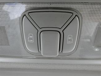2015 Toyota Estima - Thumbnail