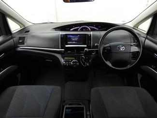 2015 Toyota Estima - Thumbnail