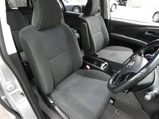 2015 Toyota Estima - Thumbnail