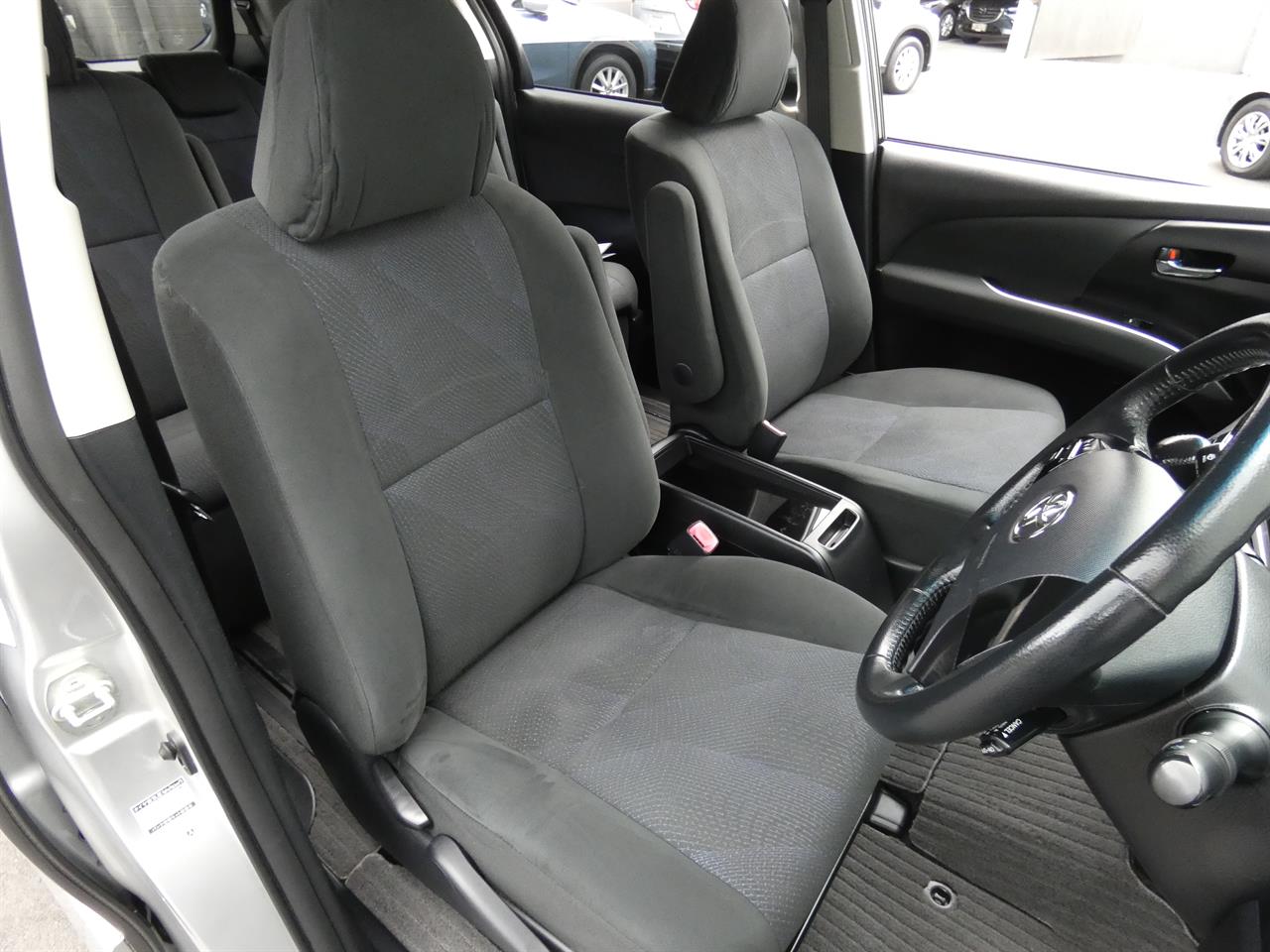 2015 Toyota Estima