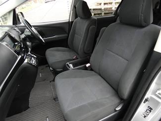 2015 Toyota Estima - Thumbnail