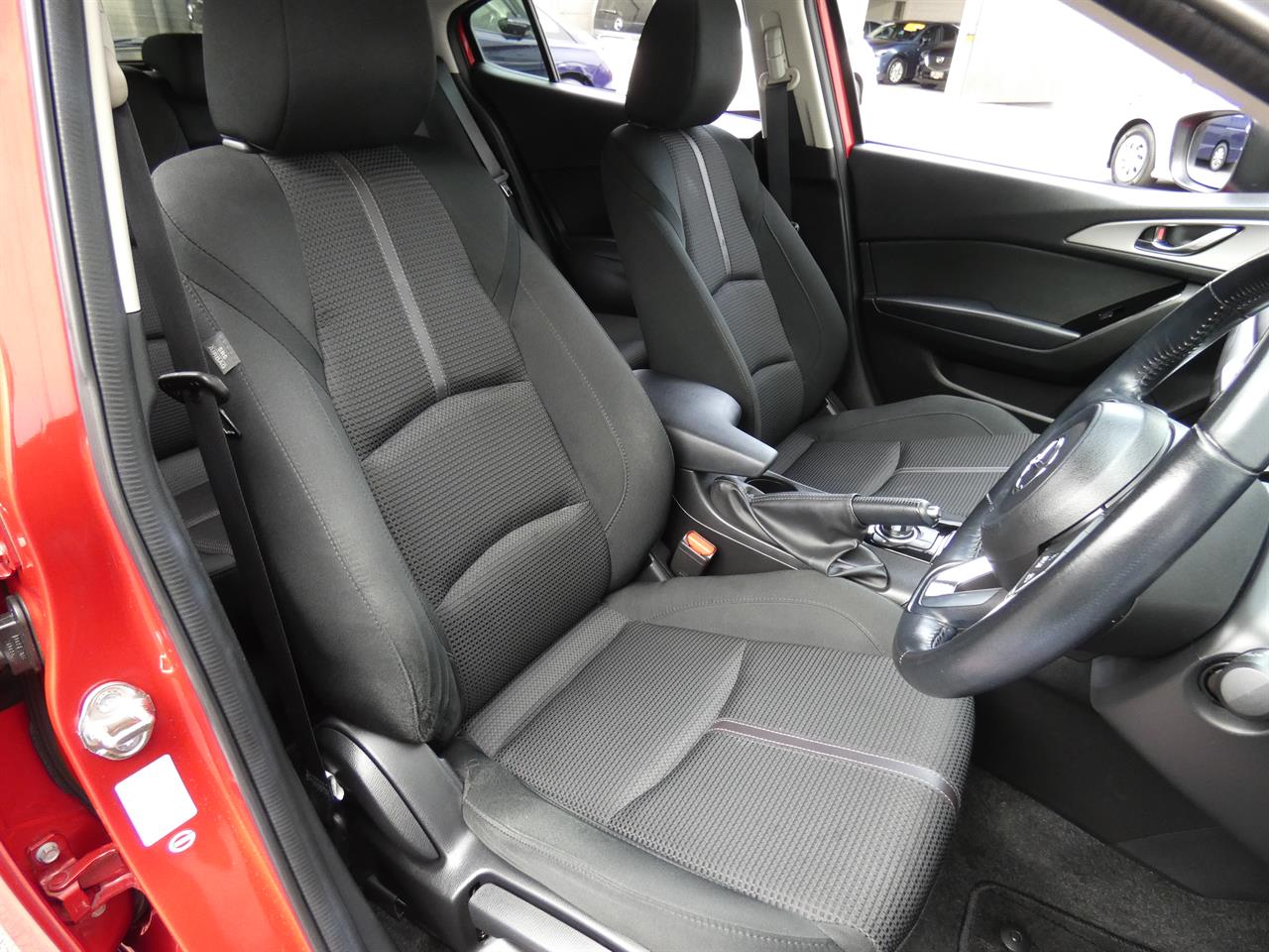 2016 Mazda AXELA