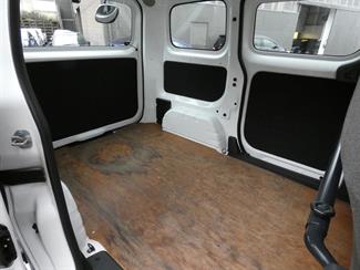 2020 Nissan NV200 - Thumbnail