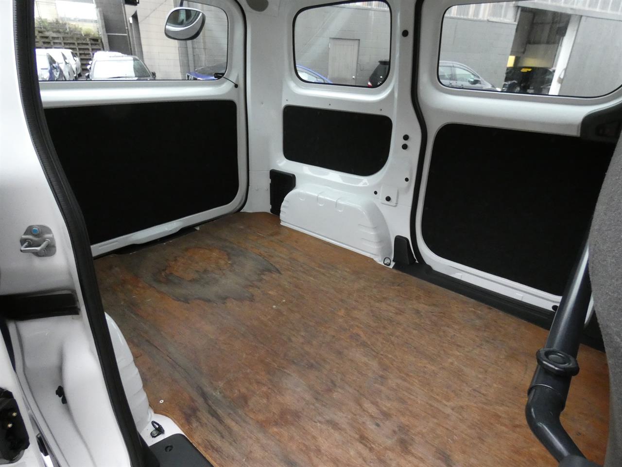 2020 Nissan NV200