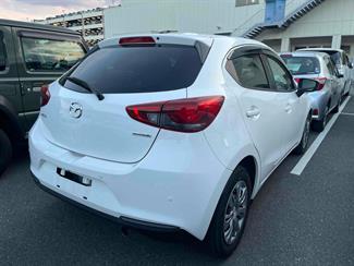 2021 Mazda 2 - Thumbnail