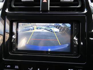 2017 Toyota Prius - Thumbnail