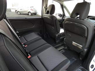 2017 Nissan SERENA - Thumbnail