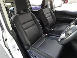 2017 Nissan SERENA - Thumbnail