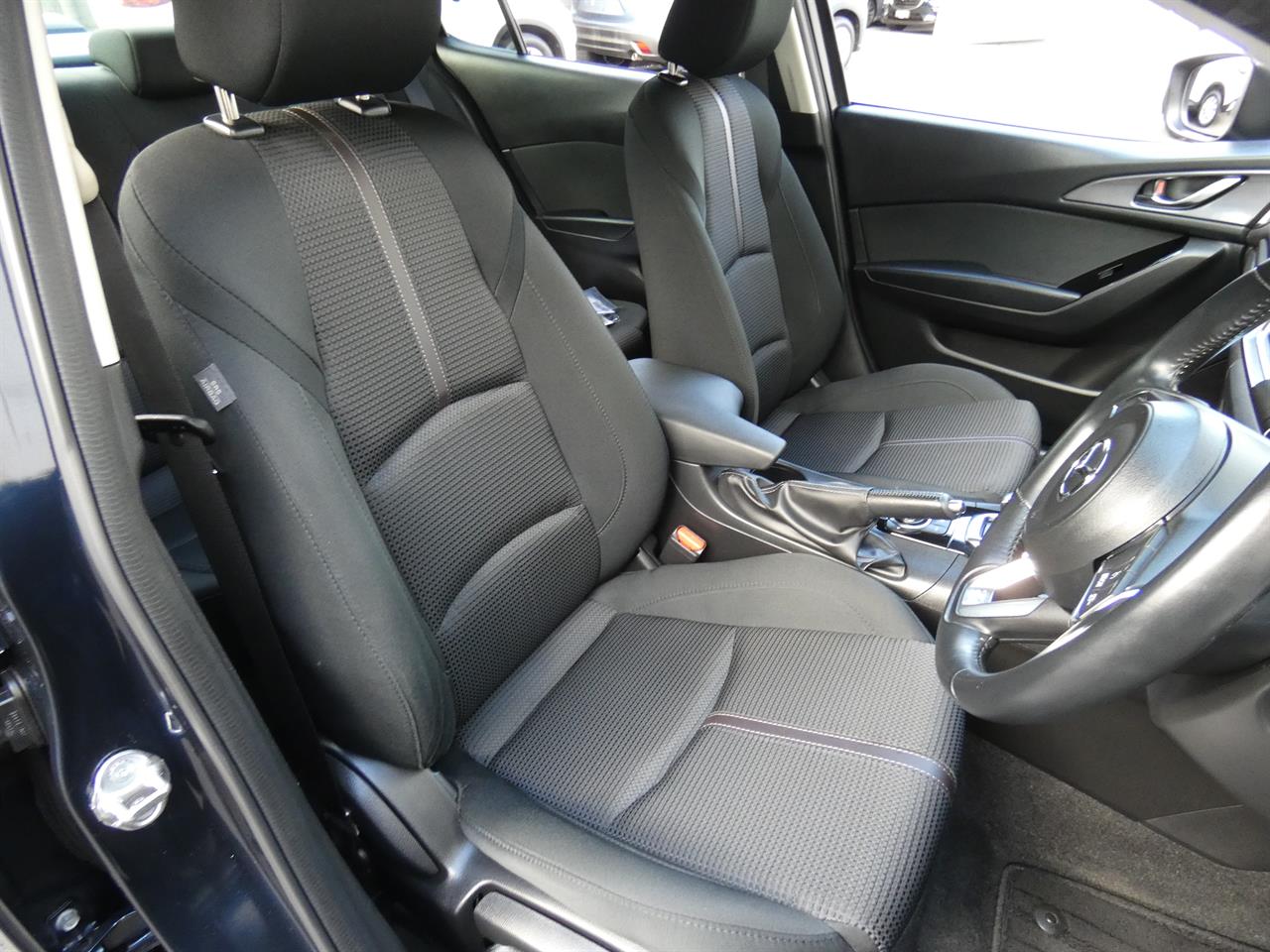 2018 Mazda AXELA