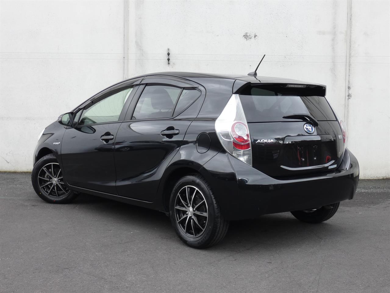 2014 Toyota AQUA