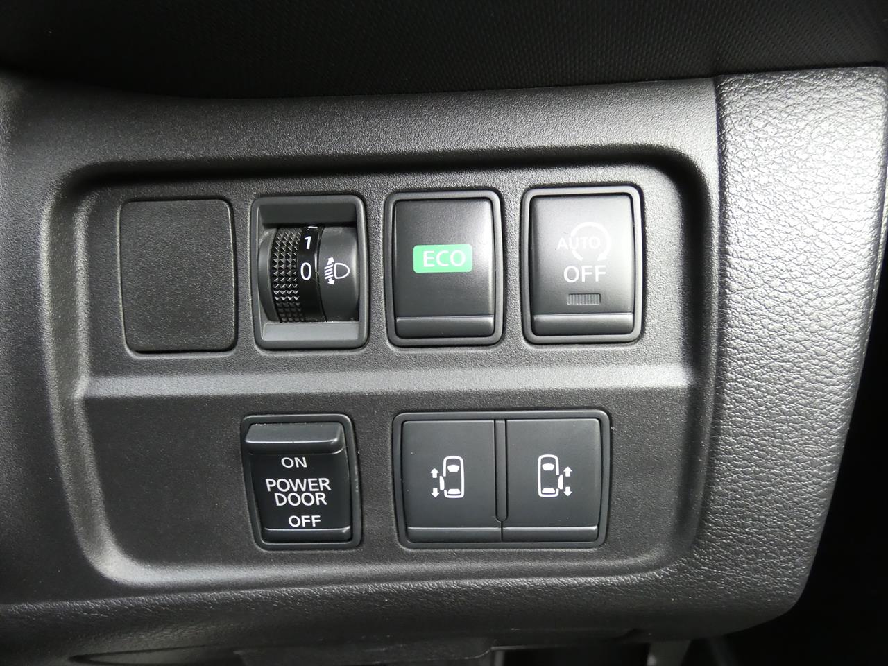 2016 Nissan SERENA