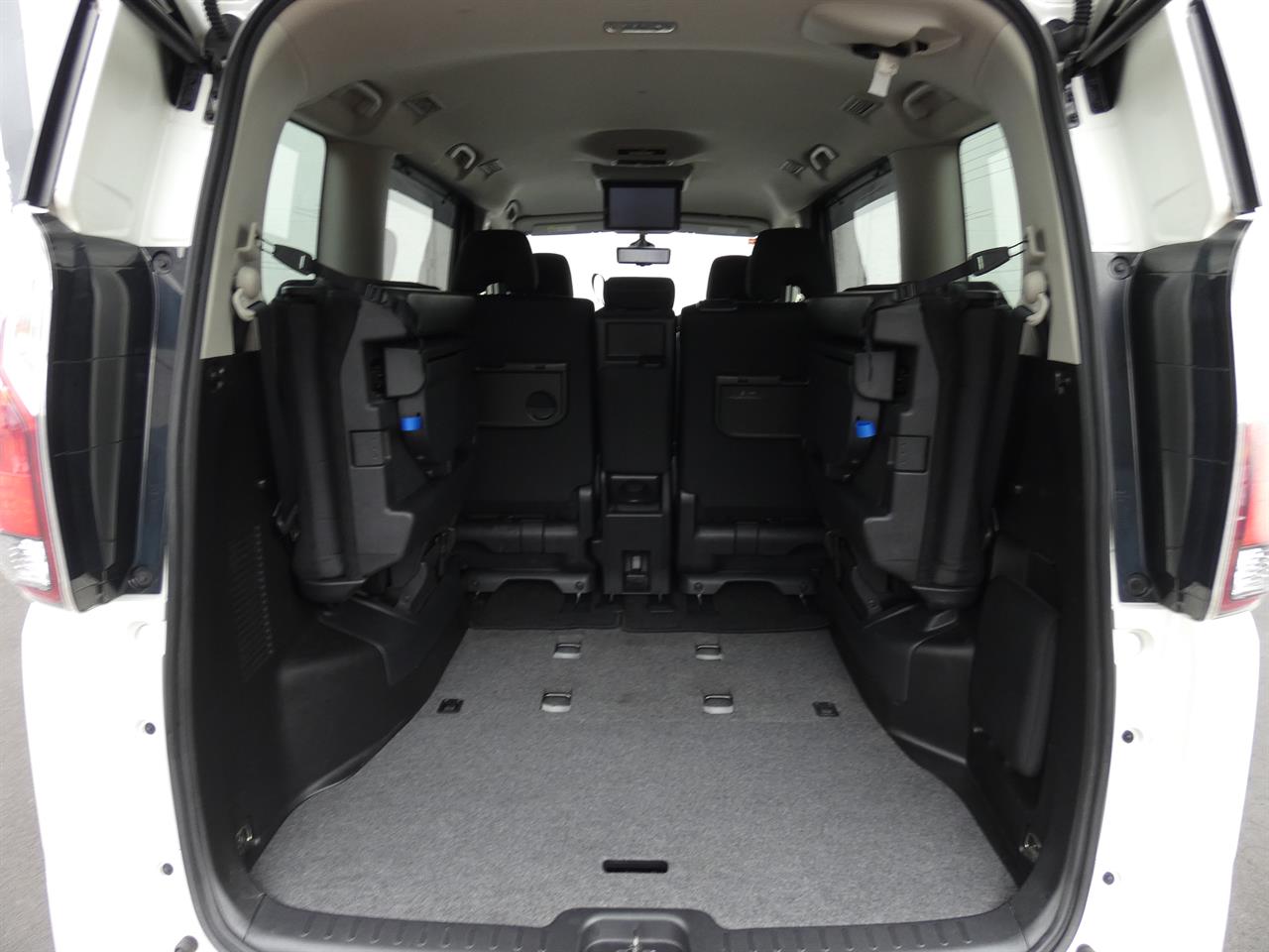 2016 Nissan SERENA