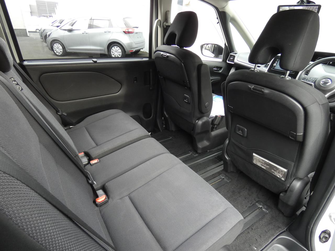 2016 Nissan SERENA